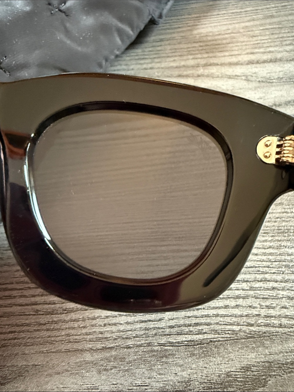 Akila Apollo Inflated - Men's Black Retro Square Sunglasses - Sleek UV Shades - Picture 8 of 8
